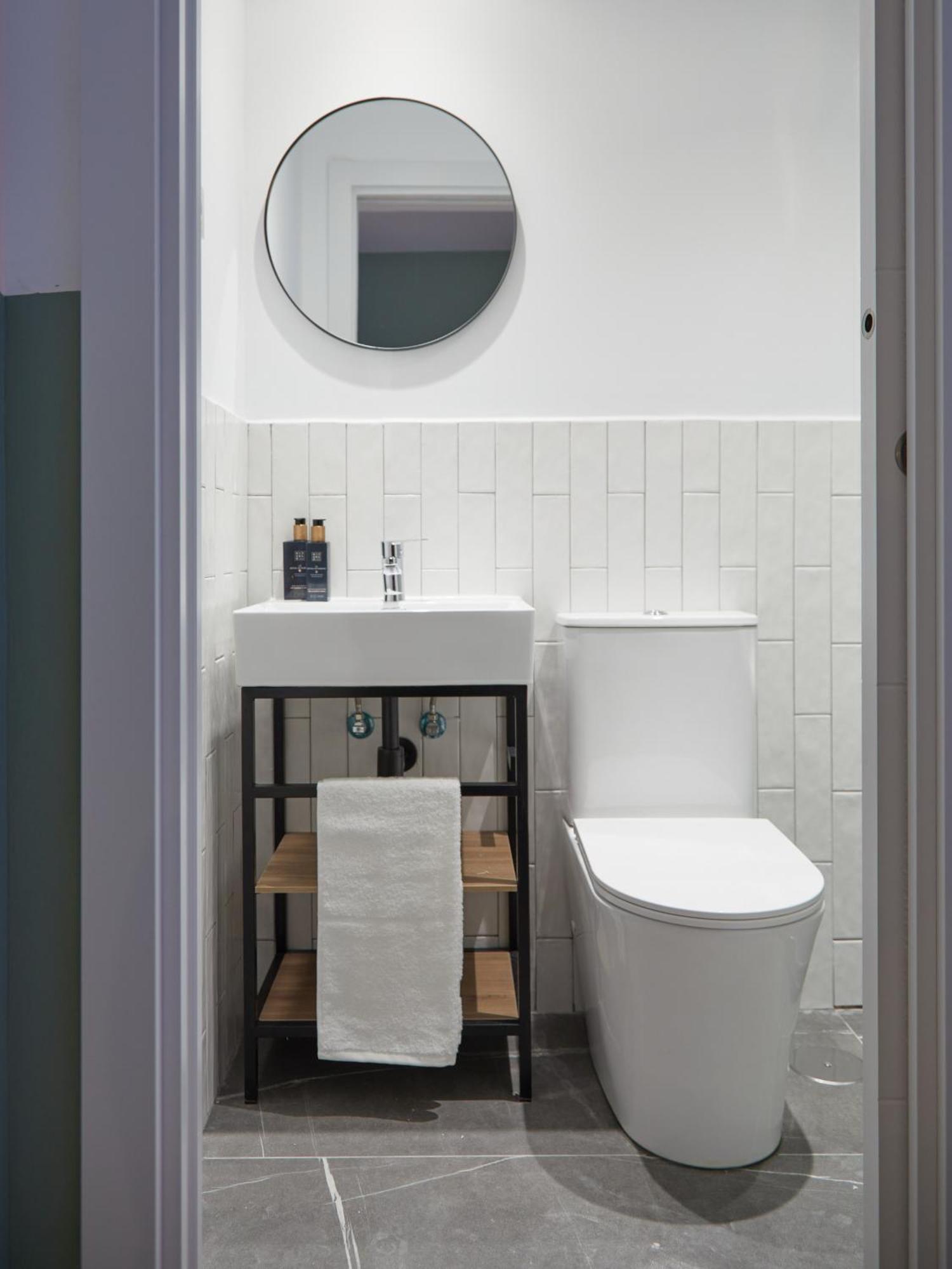 Ola Living Hostal Tetuan Madrid Dış mekan fotoğraf