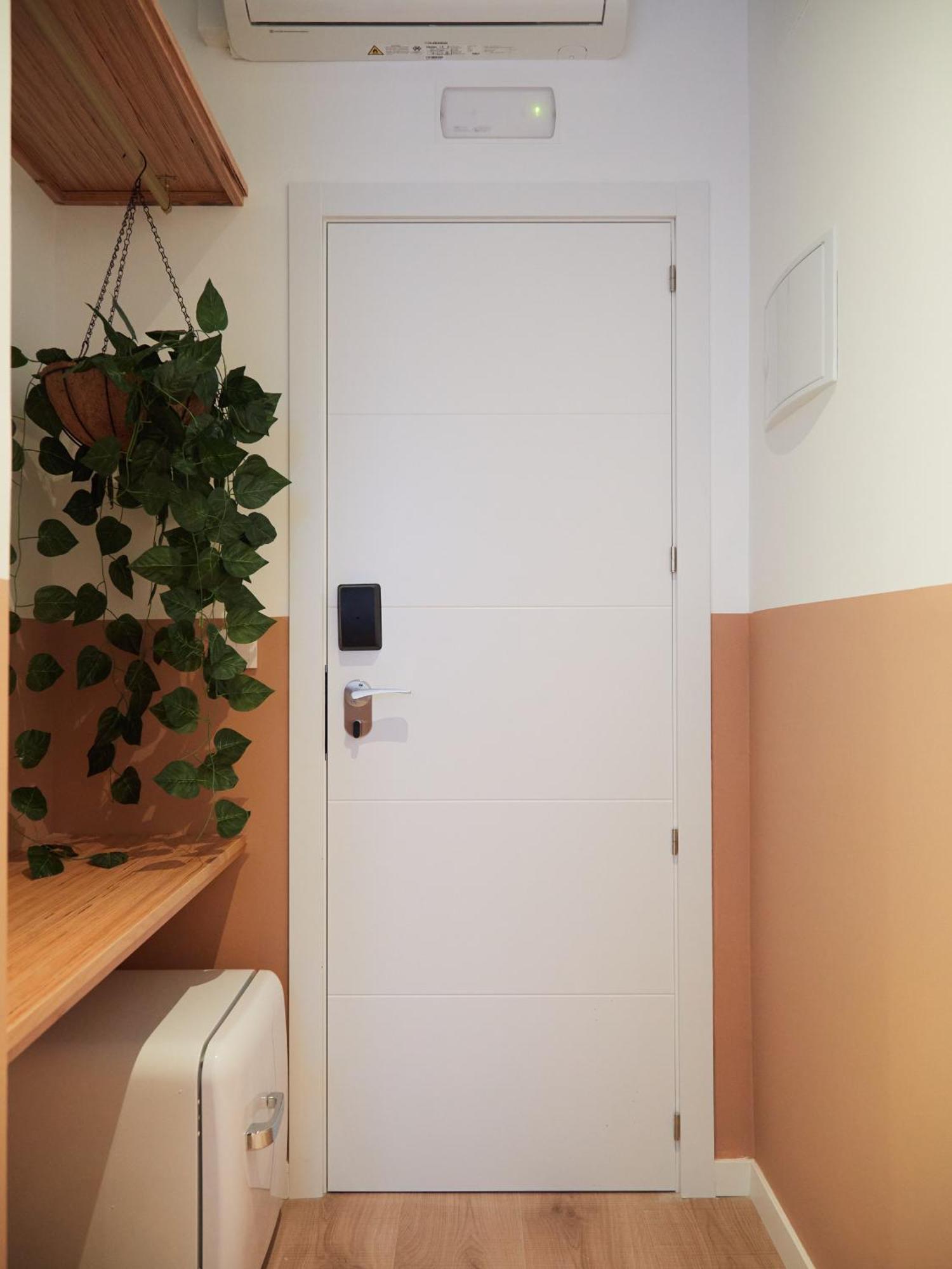 Ola Living Hostal Tetuan Madrid Dış mekan fotoğraf