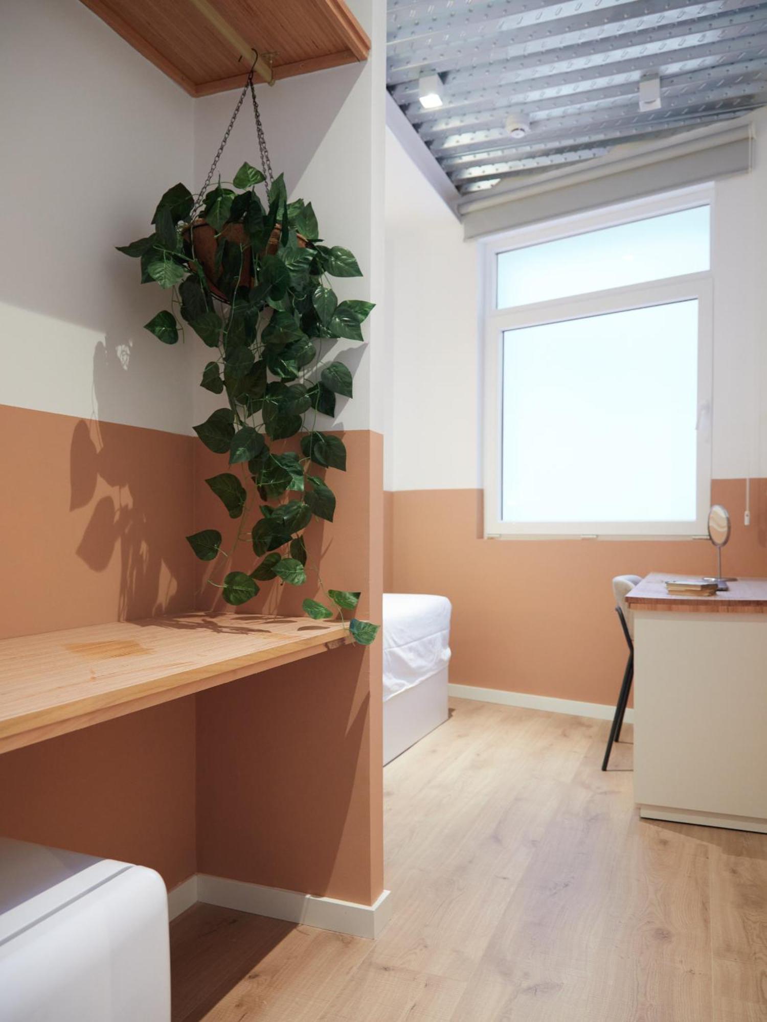 Ola Living Hostal Tetuan Madrid Dış mekan fotoğraf