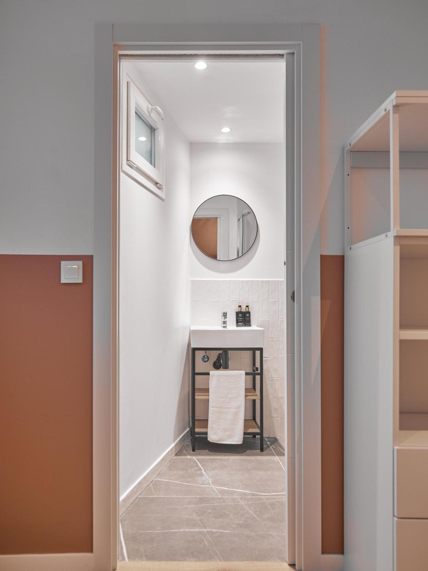 Ola Living Hostal Tetuan Madrid Dış mekan fotoğraf